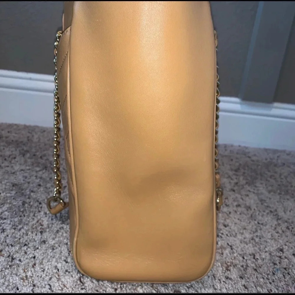 SOLD Tory Burch shoulder bag in Light Camel - Picture 9 of 10